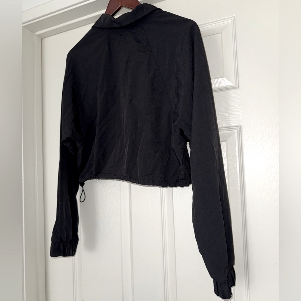 *SOLD*ALO Yoga 1/4 Zip Alumni Pullover in Black - Picture 11 of 14